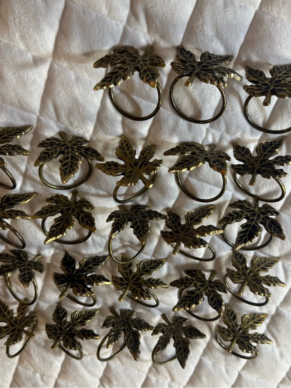 VTG Antique Brass Maple Leaf Napkin Rings Bulk Lot of 23 Fall Thanksgiving Decor